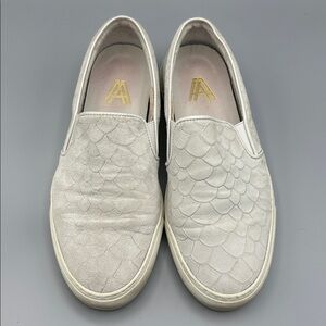 Axel Arigato Embossed Slip-On Sneakers | Off-white | EU 39